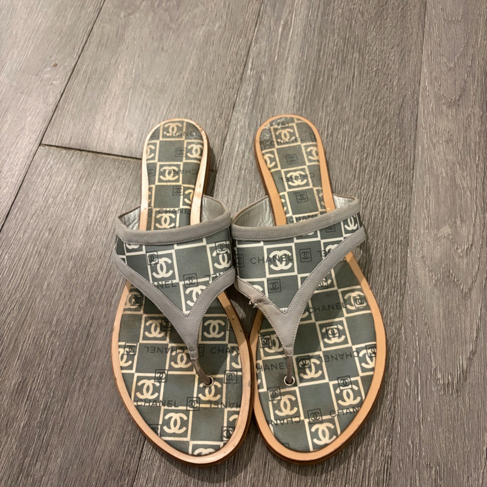 CHANEL Gray Logo Print Thong Sandals